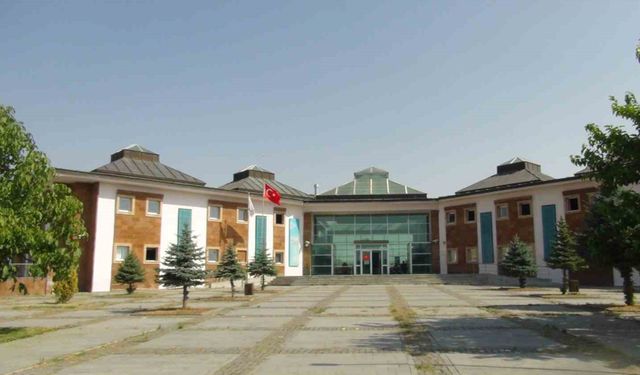 Ahlat Müzesi geçici olarak ziyarete kapatıldı