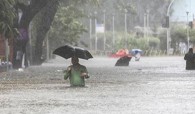 Hindistan’da Montha fırtınası alarmı: 50 bin kişi tahliye edildi