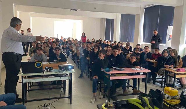 Bitlis, Van ve Muş illerindeki öğrenciler "Mavi Bilim’le" buluştu