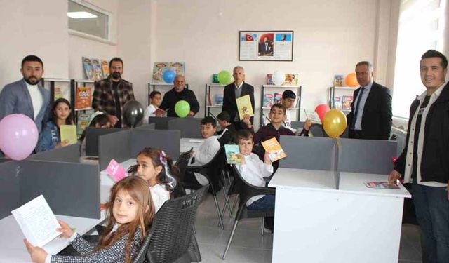 Malazgirt İlkokulu yeni kütüphanesine kavuştu
