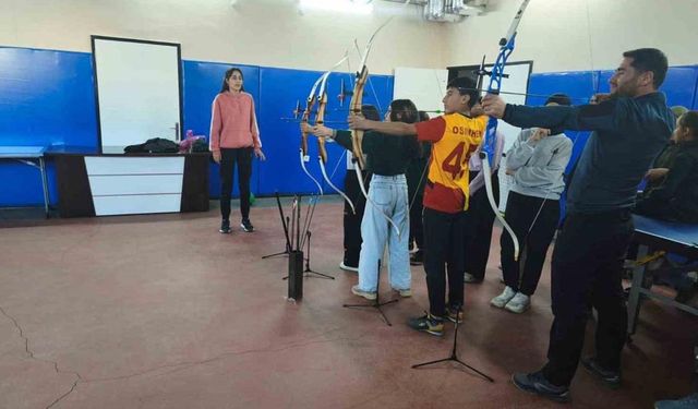 Korkut’ta okçuluk antrenmanları yoğun katılımla sürüyor