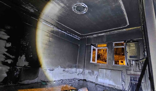 Hakkari’de korkutan yangın: Ev kullanılamaz hale geldi