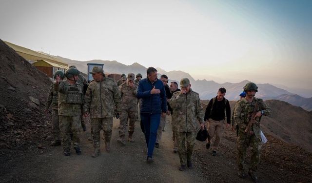 Korgeneral Topaloğlu ve Vali Çelik’ten sınır hattına ziyaret