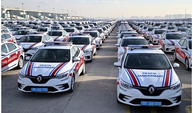 Hakkâri il jandarma ve Emniyete 40 Hizmet Aracı!