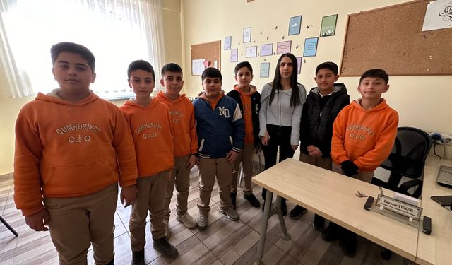 Gözleri görmüyor ama yüreği ışıl ışıl