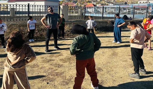 Yüksekova'da yetenekli öğrenciler spora kazandırılıyor
