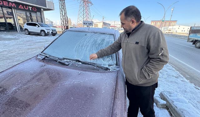 Yüksekova’da dondurucu soğuk