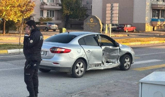 Erzincan’da trafik kazası: 2’i çocuk 4 yaralı