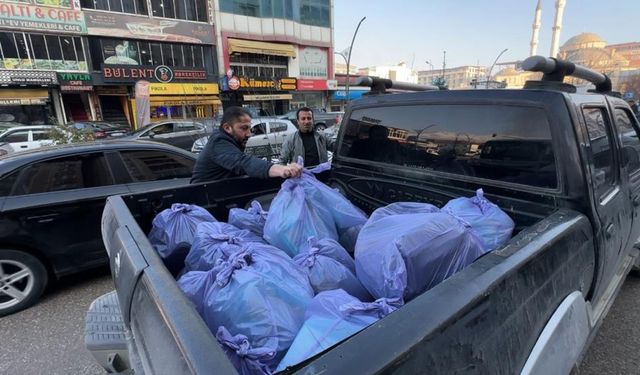 Yüksekova'da 30 Yıllık Esnaftan Eğitime Destek