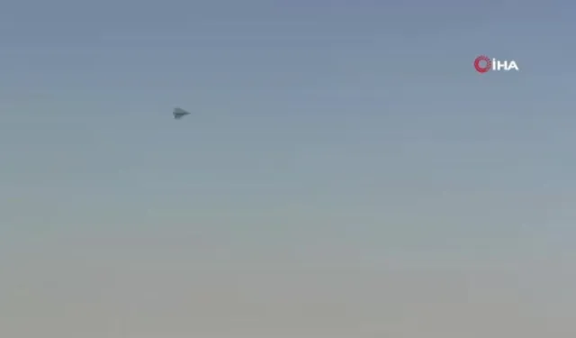 Hindistan'ın savaş uçağı Dubai'deki hava gösterisinde düştü, pilot öldü