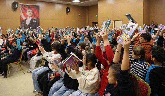 Dijital bağımlılık ve akran zorbalığına karşı kitaplı mücadele