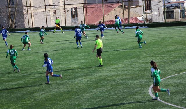 Hakkari Kadın gücü berabere kaldı