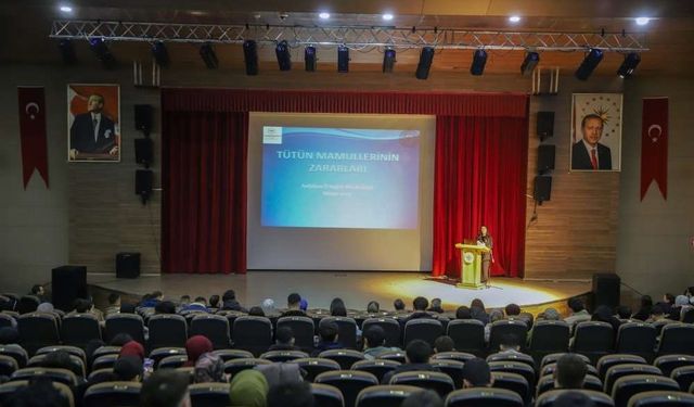 Ardahan’da "Bağımlılıkla Mücadele Konferansı" düzenlendi