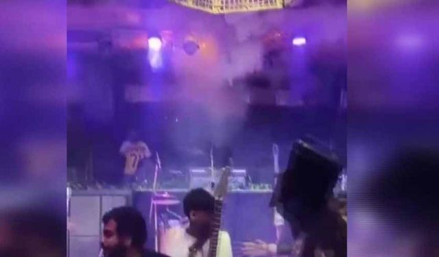 Hindistan'da gece kulübünde yangın: 25 ölü