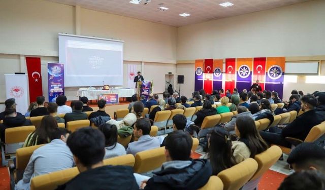 Ardahan’da "Teknofest Türkiye şampiyonluğu tecrübe paylaşımı" yapıldı