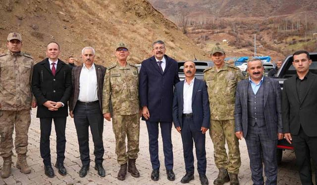 Vali Çelik, Şemdinli Konur Vadisinde Vatandaşlarla Buluştu