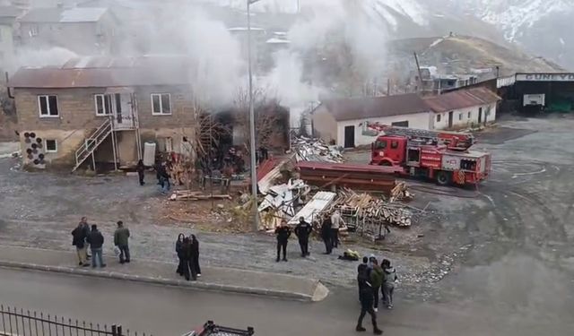 Hakkari’de korkutan yangın: 1 yaralı