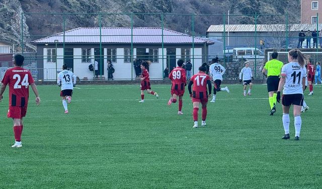 Yüksekova Spor, sahasında Beşiktaş’ı 1-0 mağlup etti