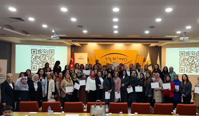 Demet Sabancı, Van’da Kadın Üreticilerle Buluştu