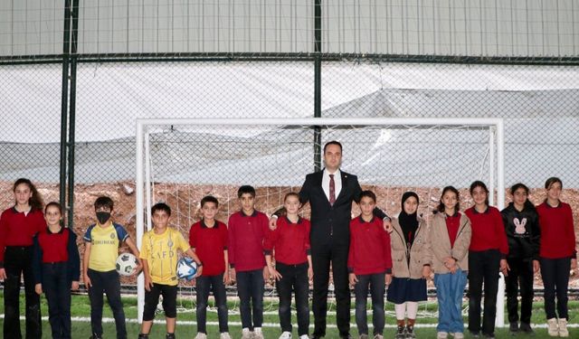 Kaymakam Demirci’den Serhatkale Halı Sahasına İnceleme