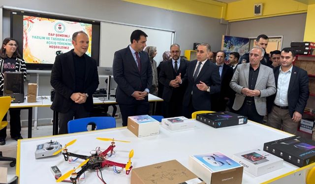 Şemdinli’de Yazılım ve Tasarım Atölyesi Hizmete Açıldı