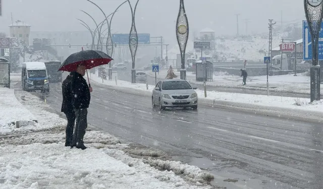 Meteoroloji’den Hakkâri için fırtına ve kuvvetli rüzgar uyarısı
