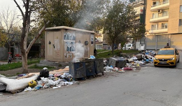 Buca’da park manzaralı çöp dağları
