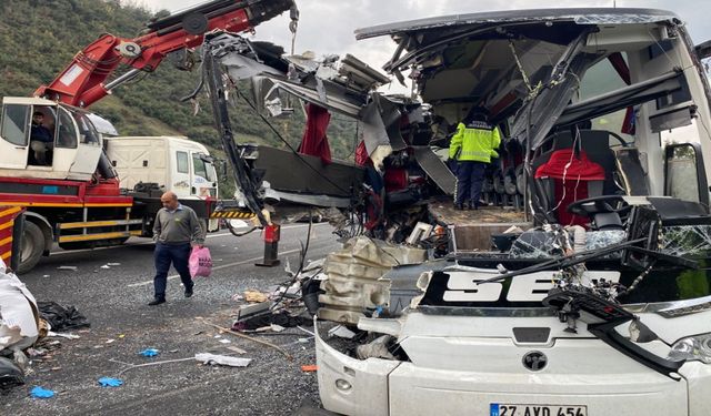 Katliam gibi kaza: 7 ölü, 11 Yaralı