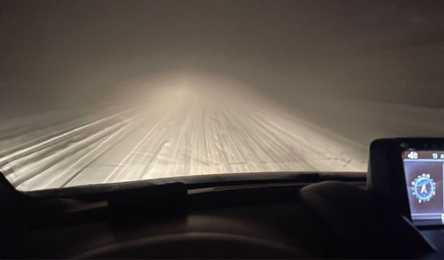 Kurubaş Geçidi’nde Yoğun Sis Sürücülere Zor Anlar Yaşattı