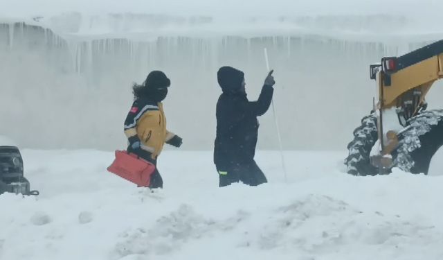 Kars’ta kar esaretine ‘özel’ müdahale: Ekipler bazı bölgelerde vakalara yaya ulaşıyor