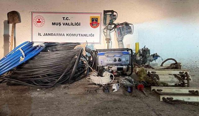 Muş’ta kaçak kazı operasyonu: 2 gözaltı