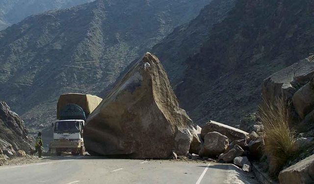 HAKKARİ İL ÖZEL İDARESİ-HAKKARİ MİR KALESİ ÖNLEM PROJESİ İKMAL YAPIM İŞİ