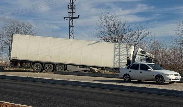 Batman’da tır ile minibüs çarpıştı: 6 yaralı