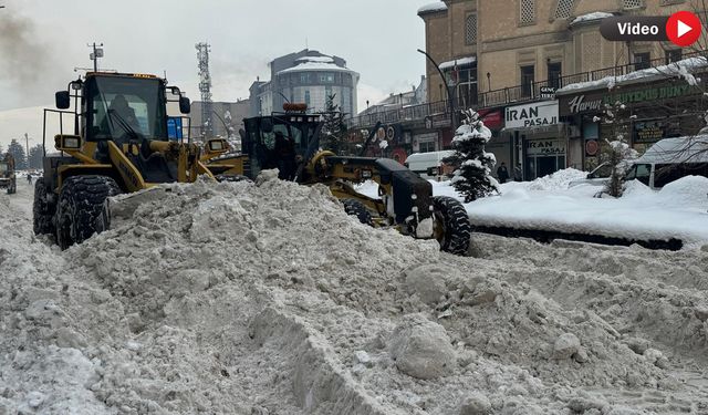 Belediye ve Karayolları’ndan Ortak Karla Mücadele Çalışması