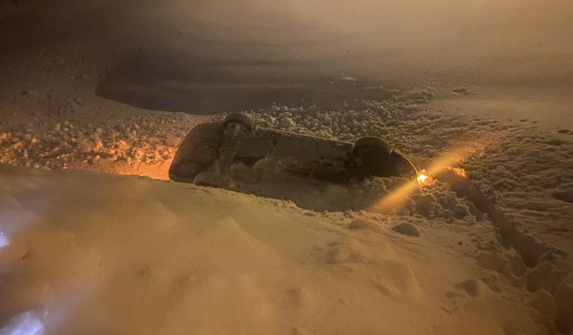 Yüksekova’da buzlanma kazaya neden oldu