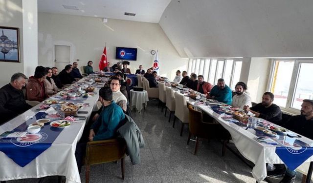 Rektör Gençecalp, gazetecilerle bir araya geldi