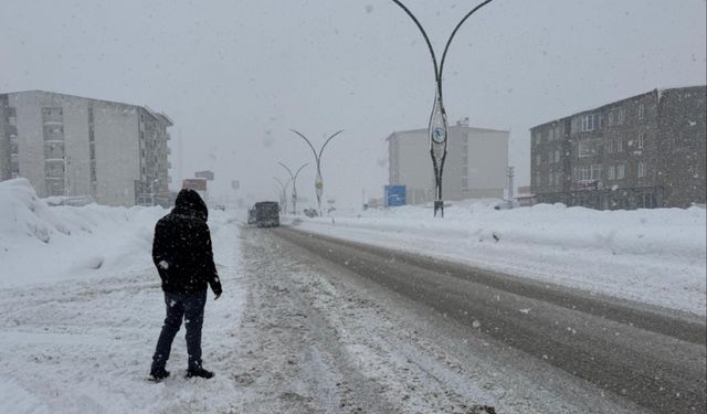 Meteoroloji ‘den Hakkâri için Kuvvetli ve Yoğun Kar Yağışı Uyarısı