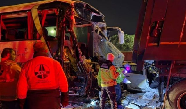 TEM Otoyolu’nda feci kaza: 1 Ölü, 27 Yaralı