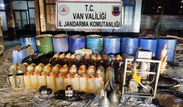 Van’da kaçak akaryakıt ve sentetik hap ele geçirildi
