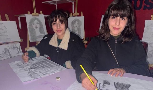 Engel tanımayan ikizlerin resim aşkı