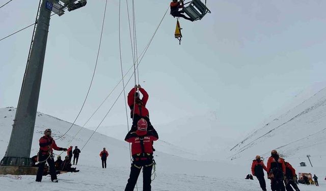 Van’da nefes kesen çığ tatbikatı gerçeği aratmadı