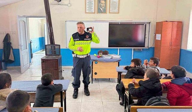 Malazgirt’te 52 öğrenciye trafik eğitimi