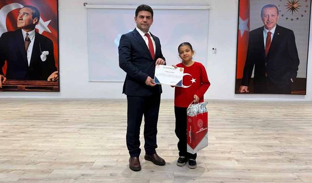 Hakkâri’li Öğrenci Türkiye Üçüncüsü Oldu