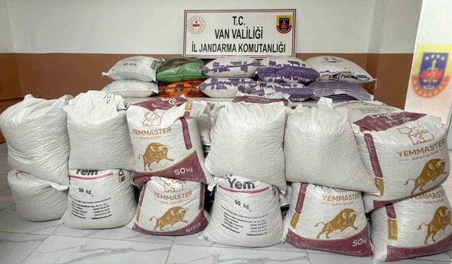 Van’da 3,5 milyon TL değerinde kaçak gıda malzemesi ele geçirildi