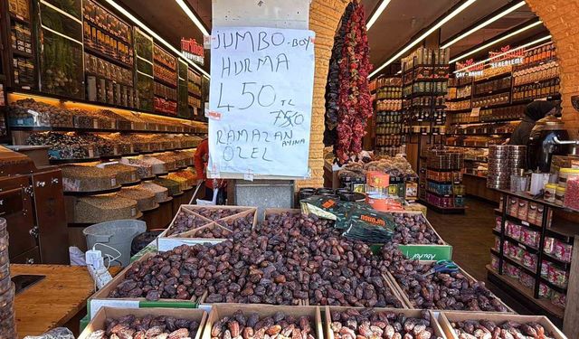 Diyarbakır’da Ramazan ayında ’hurma’ tezgahlarına yoğun ilgi