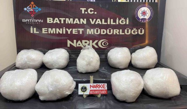 Batman’da yağ tenekelerine gizlenmiş vaziyette 45 kilo metamfetamin ele geçirildi