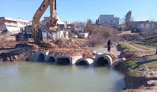 Mardin Büyükşehir Belediyesi Kızıltepe’de tahrip olan köprünün yerine yeni köprü inşa etti