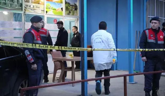 Emekli polis eşini ve MHP İlçe Başkanını öldürdü