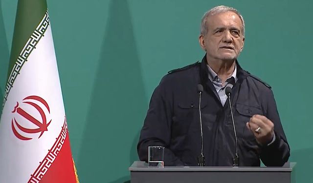 Pezeşkiyan: "Dünya güçleri bizi boyun eğmeye zorlamak istiyor"
