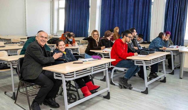 Başkan Er: "En büyük yatırımı gençlik ve spora yapıyoruz"